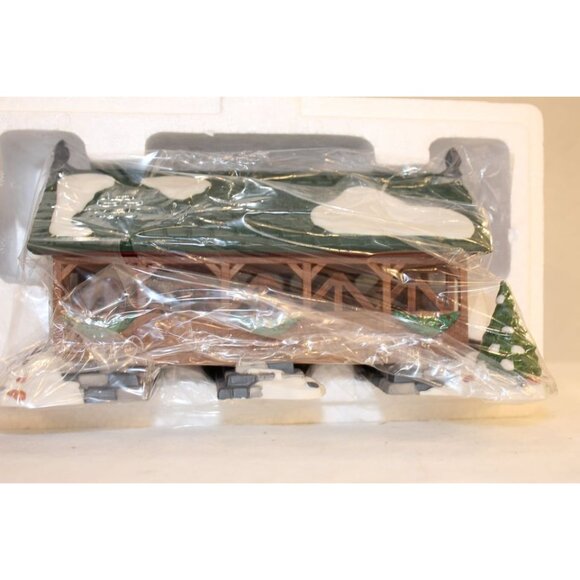 Dept 56 Heritage Collection - Two Rivers Bridge - Picture 4 of 5